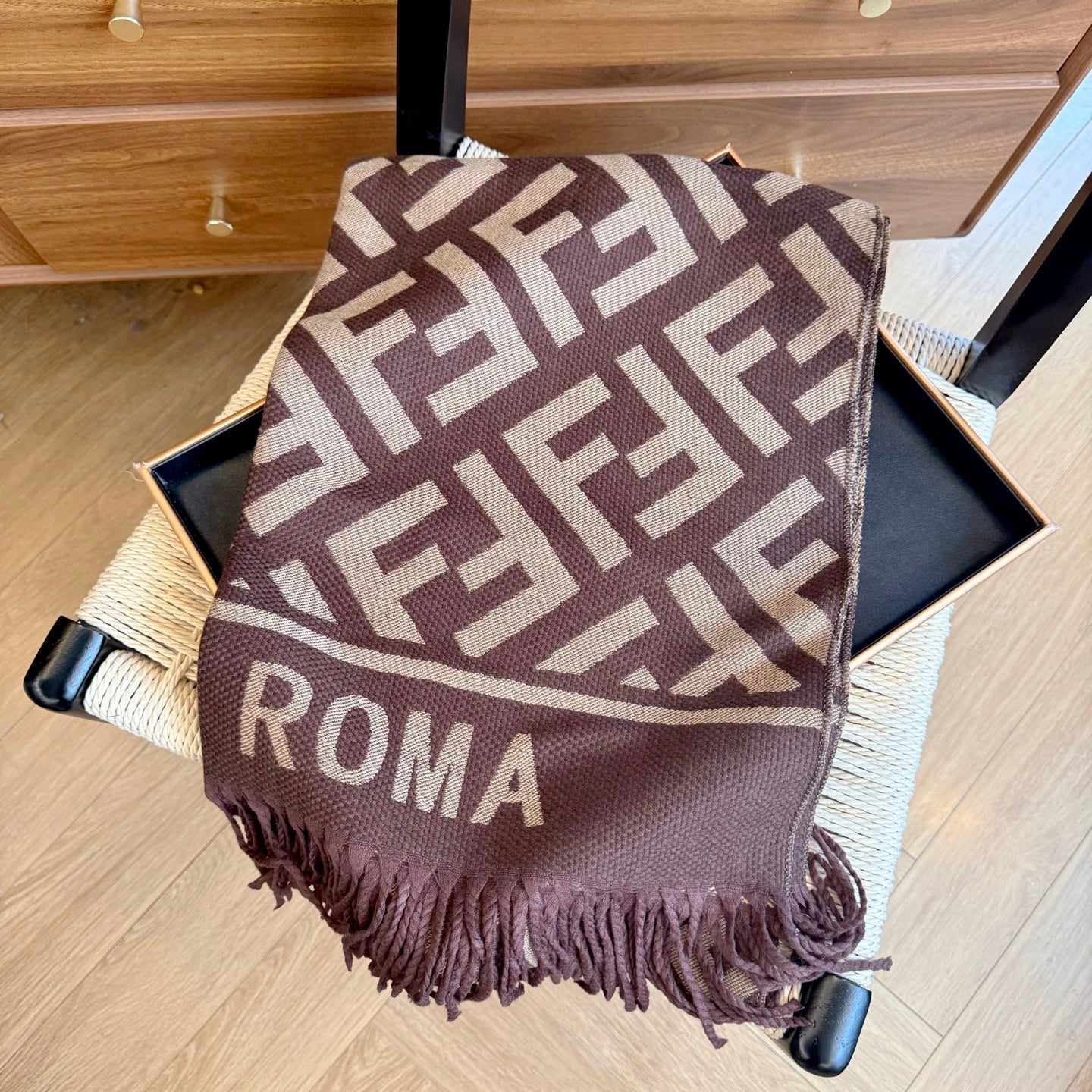 Fashionable FF Letter Scarf