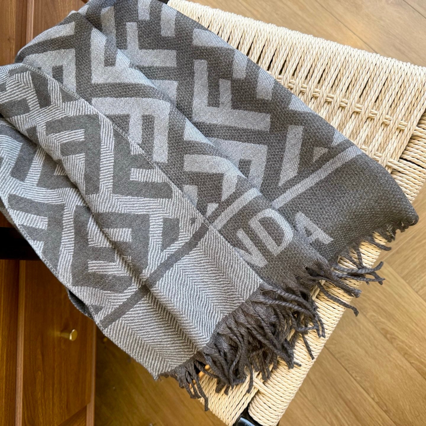 Fashionable FF Letter Scarf