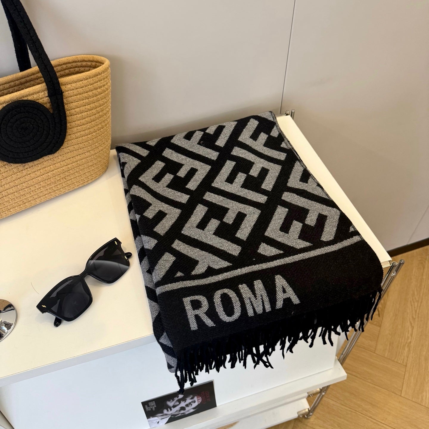 Fashionable FF Letter Scarf