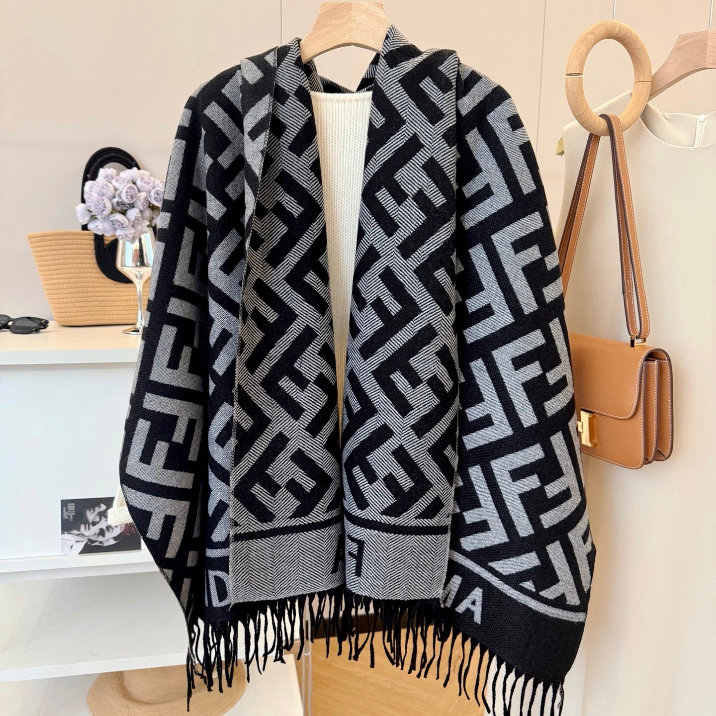 Fashionable FF Letter Scarf