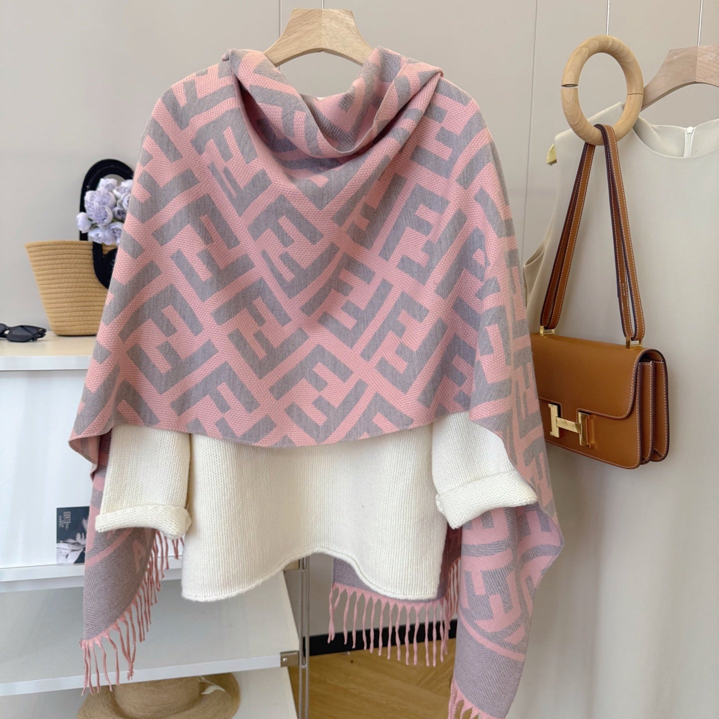 Fashionable FF Letter Scarf