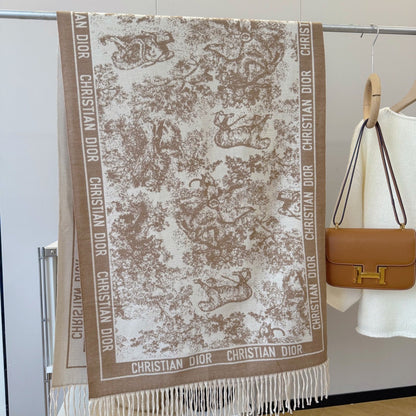 Fashionable CD Letter Scarf