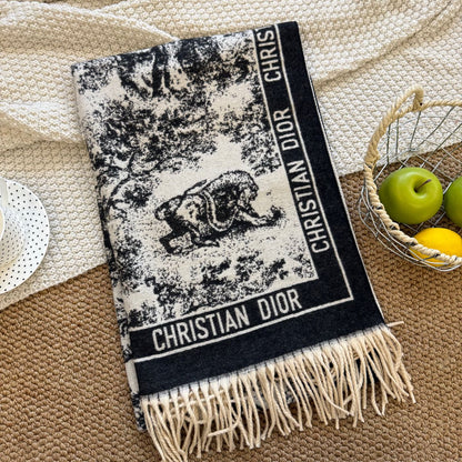 Fashionable CD Letter Scarf