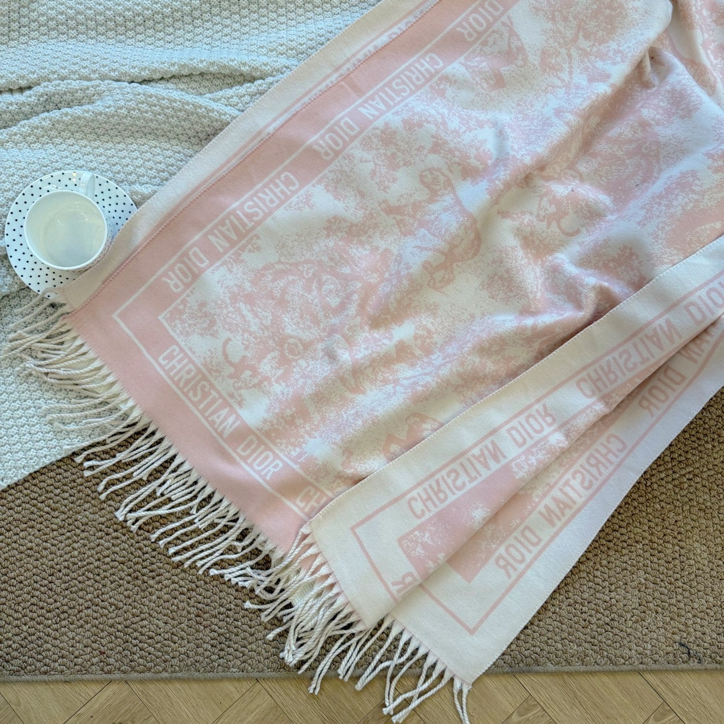 Fashionable CD Letter Scarf