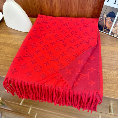 Fashionable Four-Leaf Clover Letter Scarf