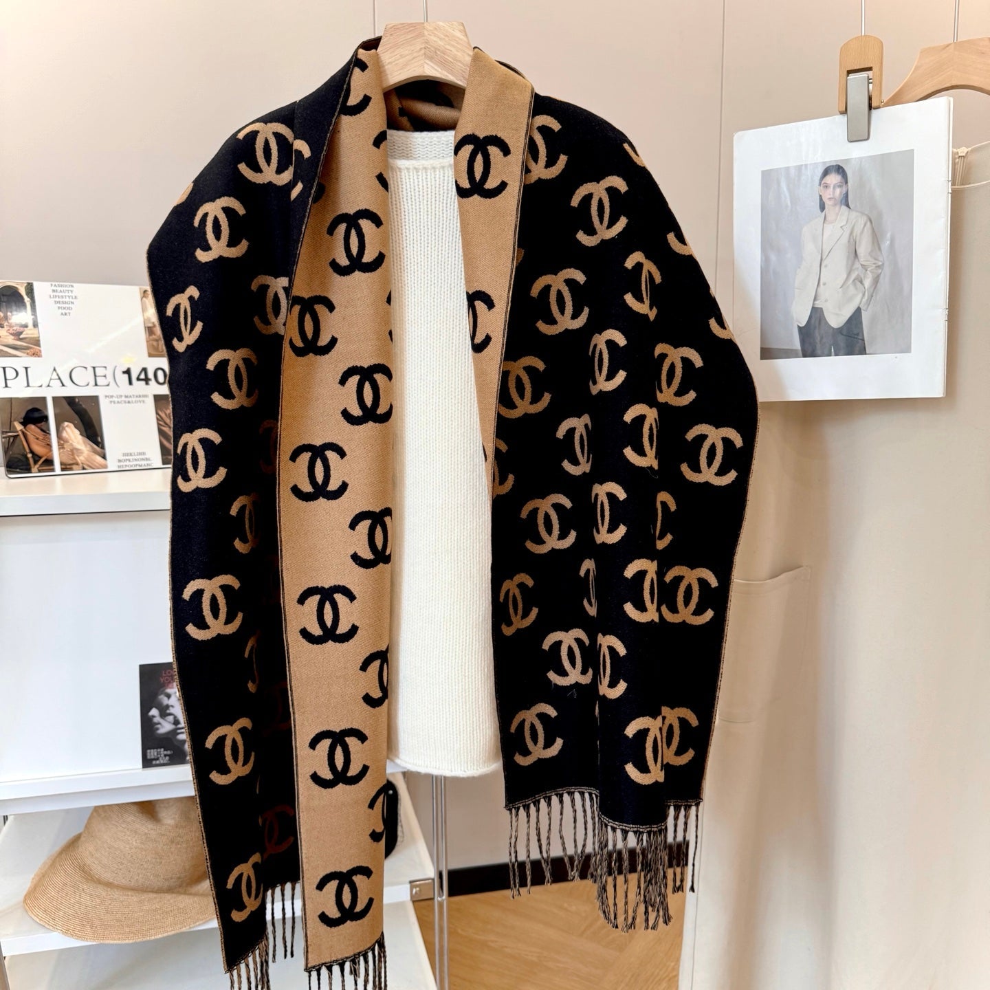 Fashionable CC Letter Scarf