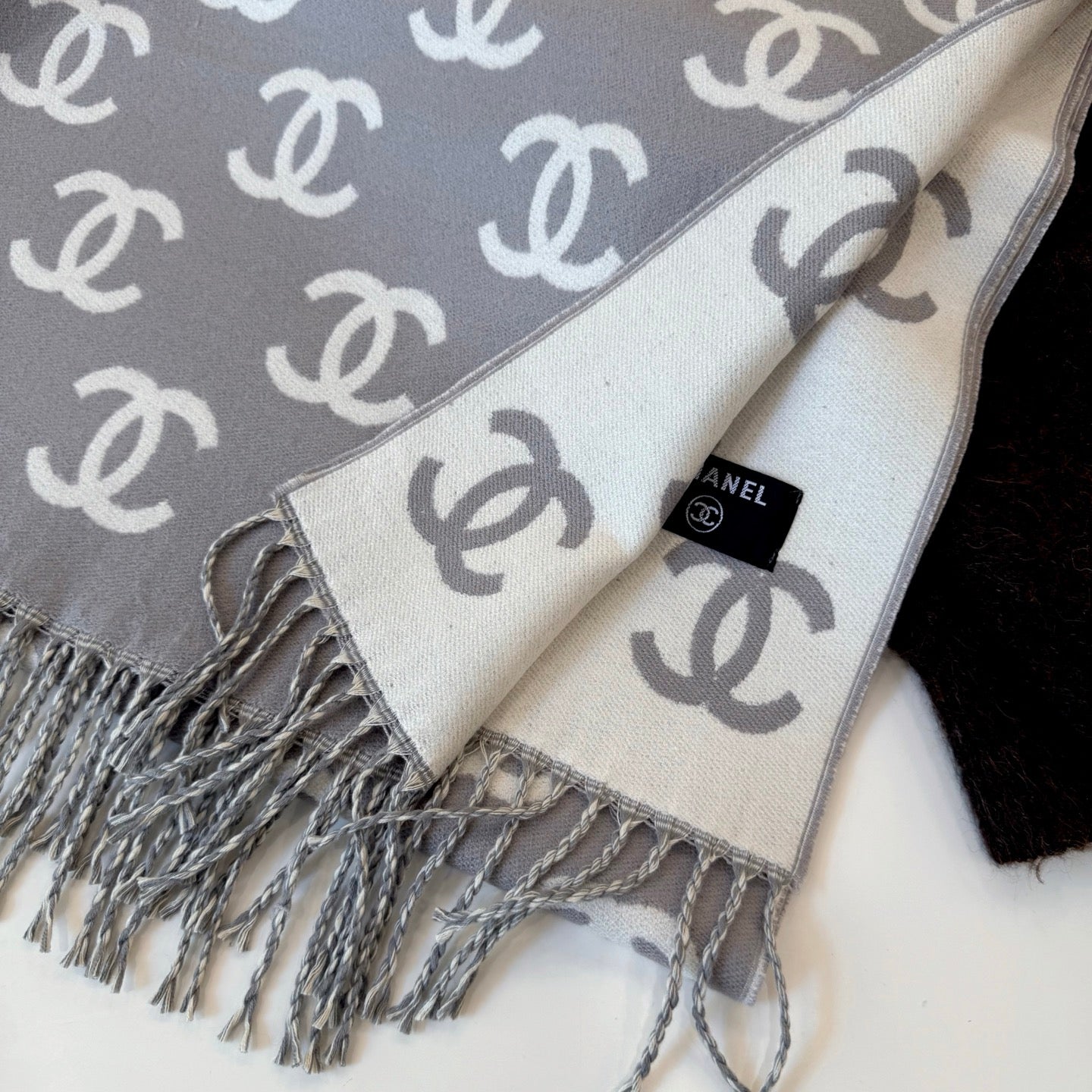 Fashionable CC Letter Scarf