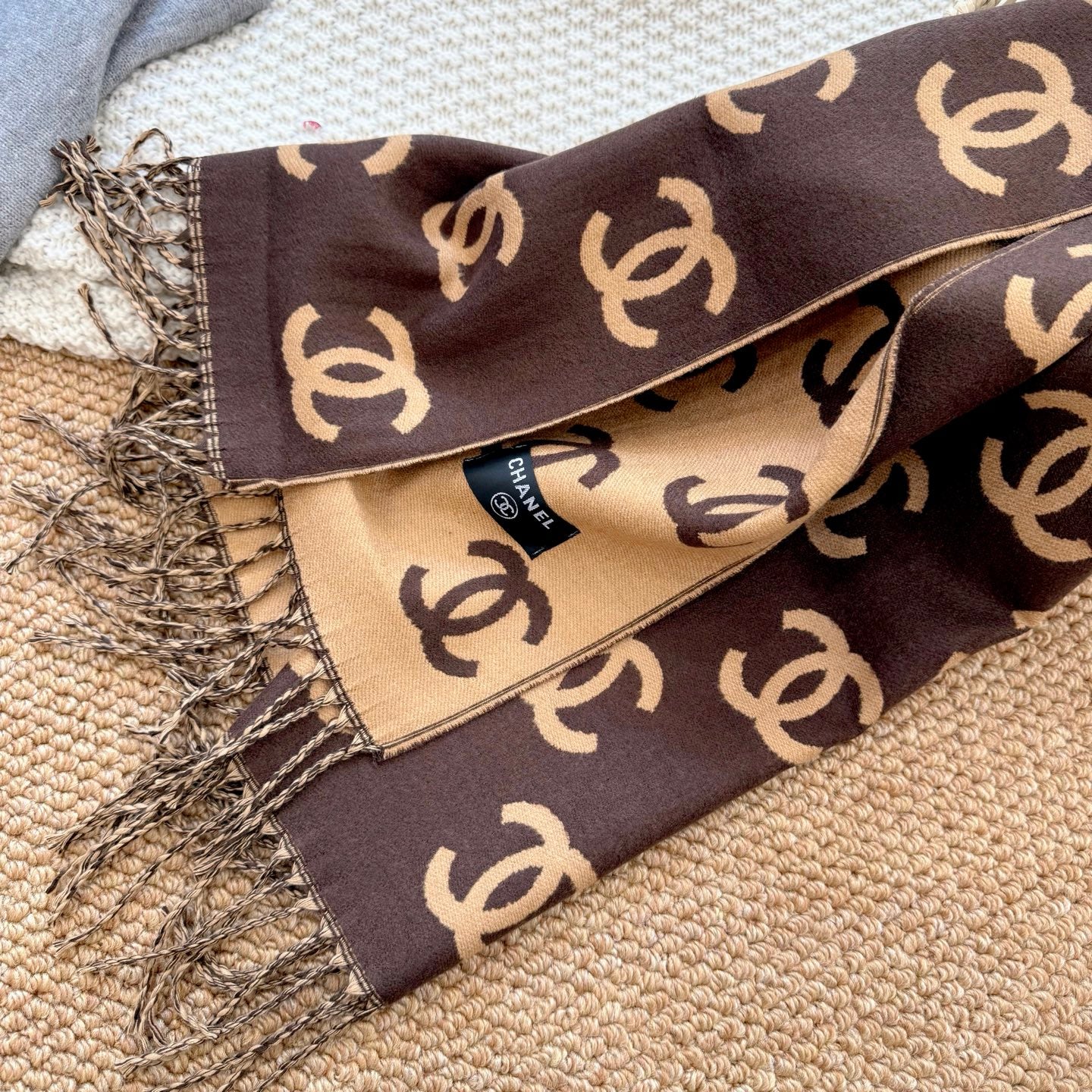 Fashionable CC Letter Scarf