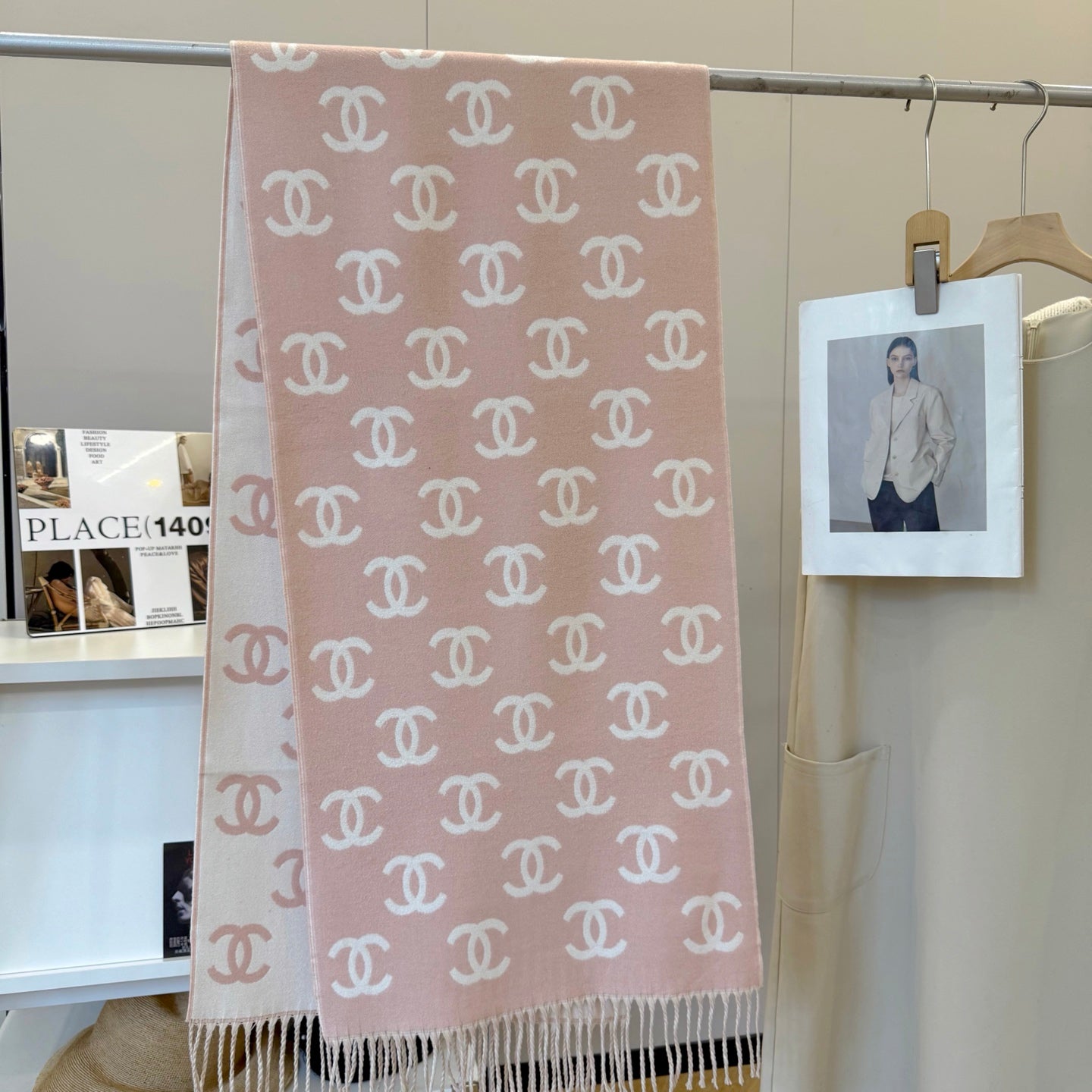 Fashionable CC Letter Scarf