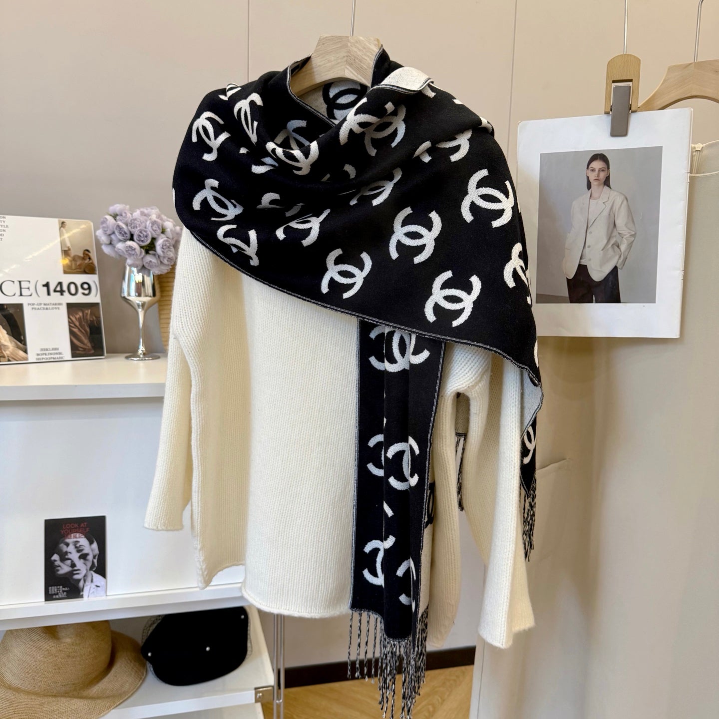 Fashionable CC Letter Scarf