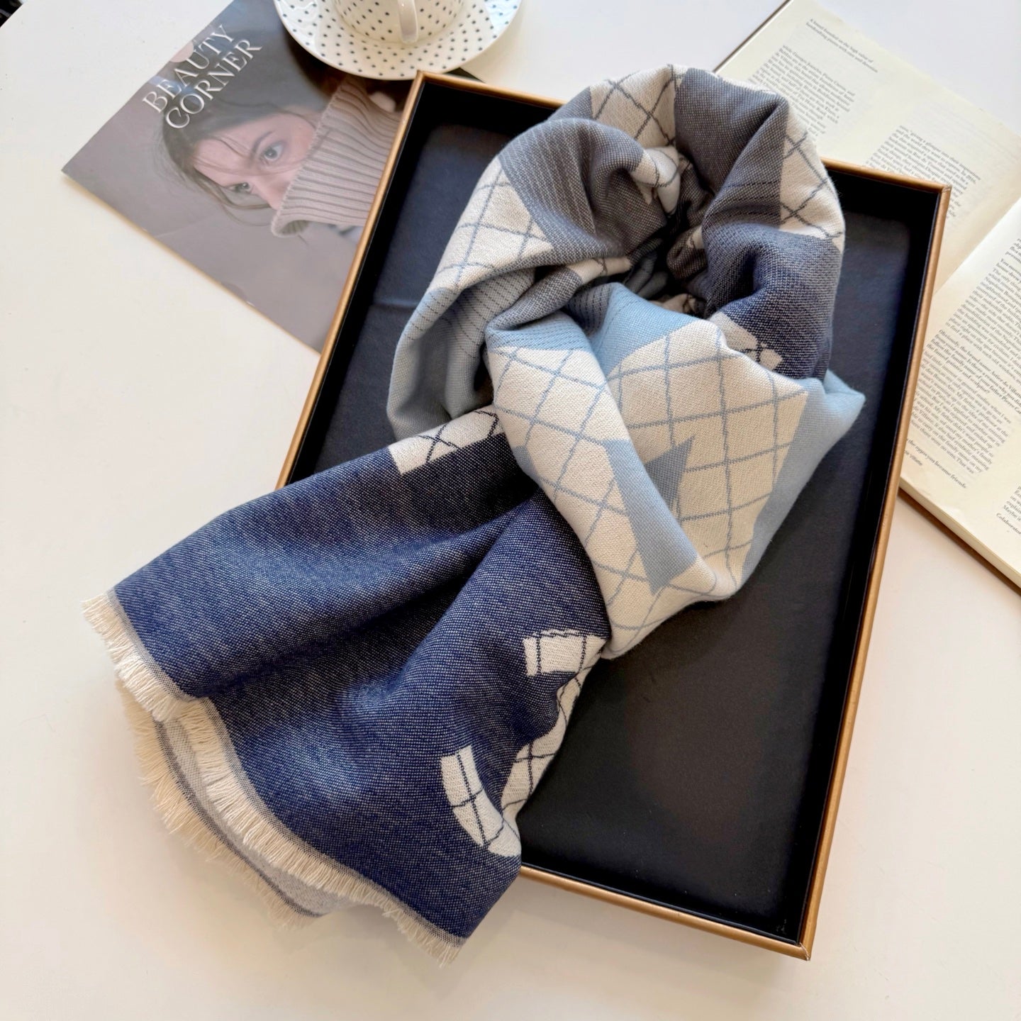 Fashionable CC Letter Scarf