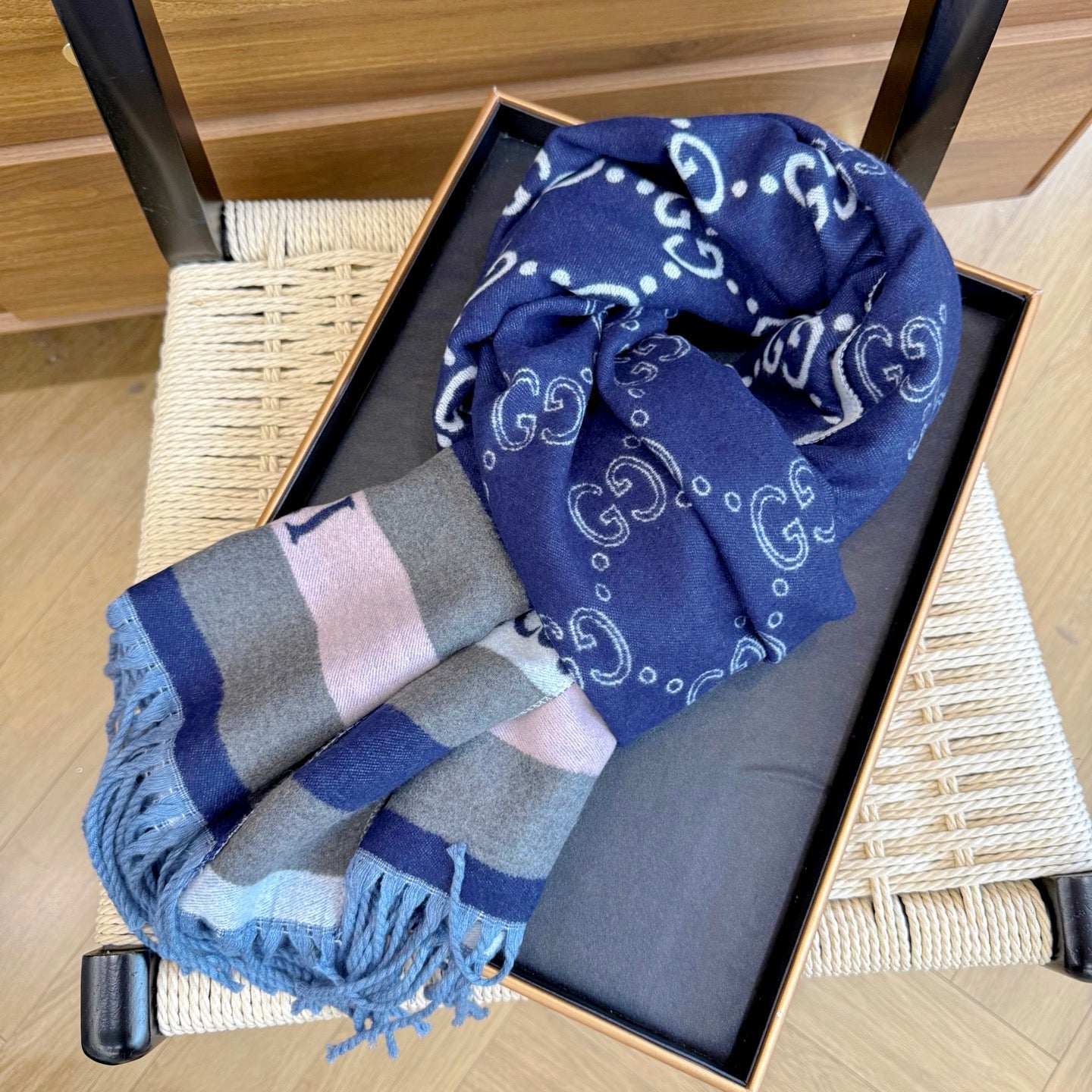 Fashionable GG Lettering Scarf