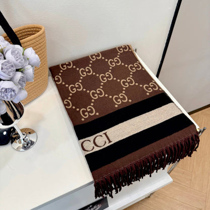 Fashionable GG Lettering Scarf