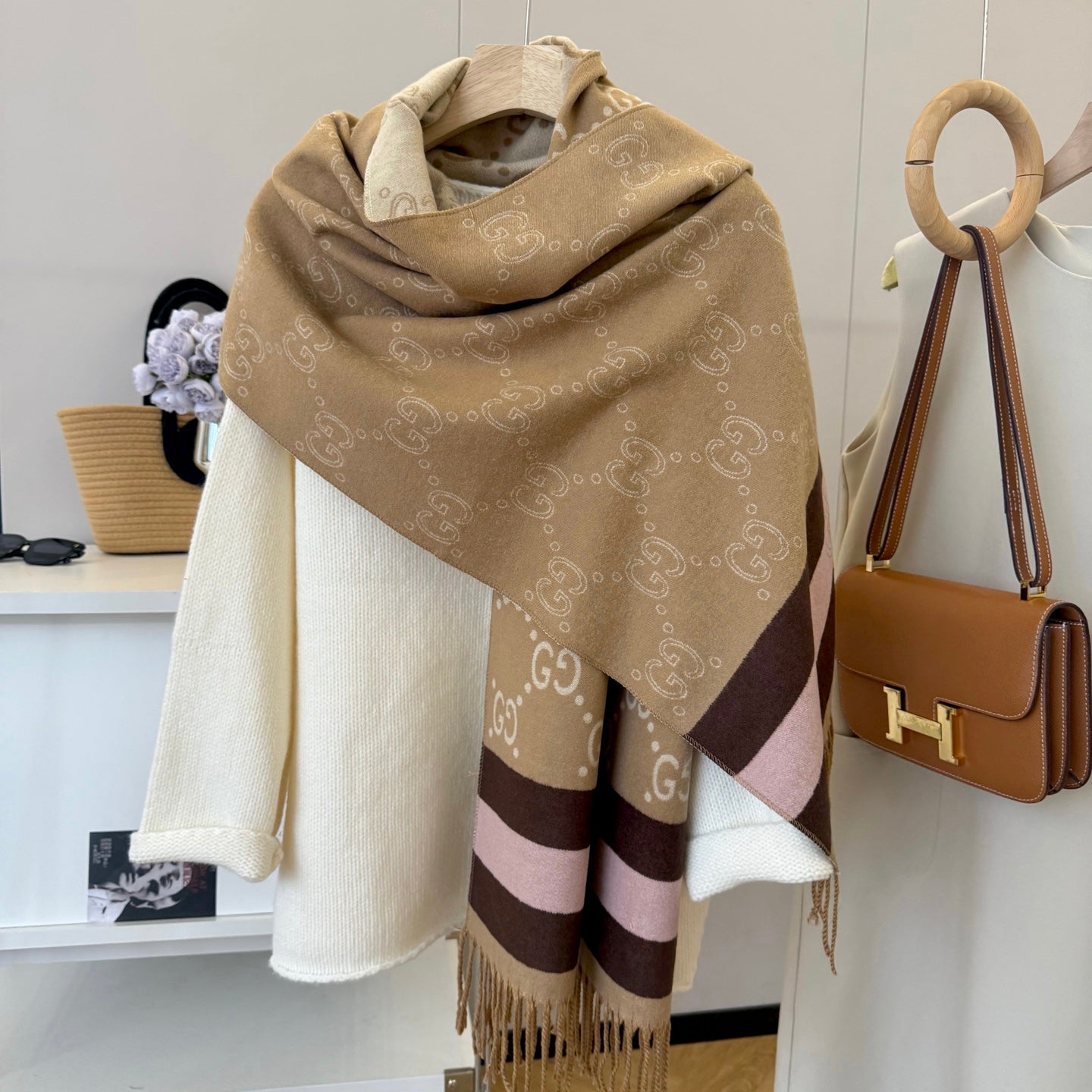 Fashionable GG Lettering Scarf