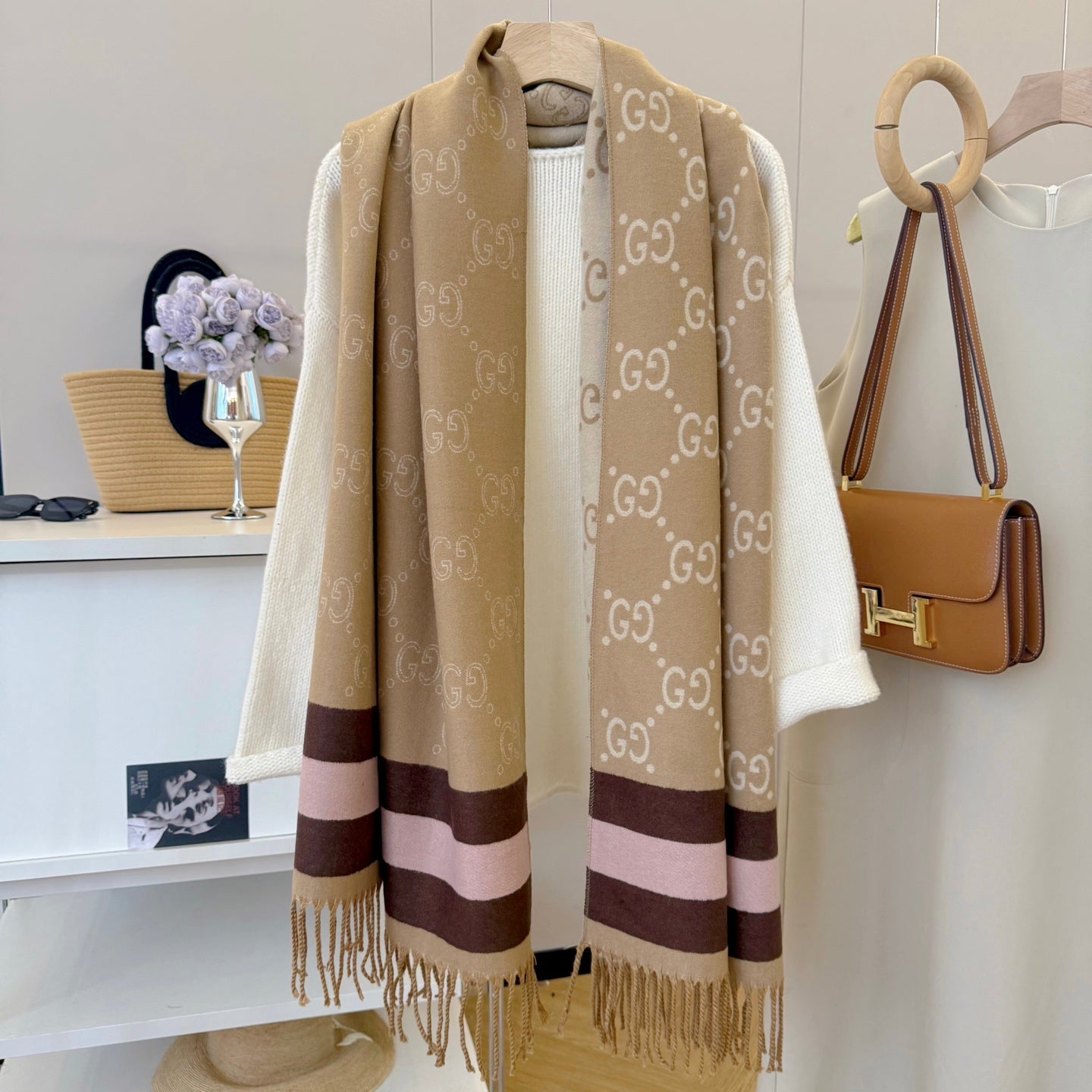 Fashionable GG Lettering Scarf