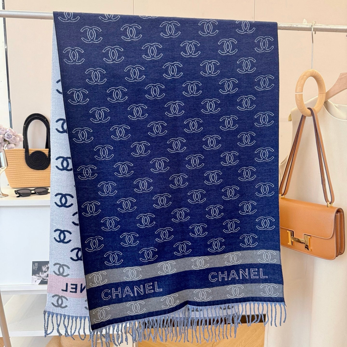 Fashionable CC Letter Scarf
