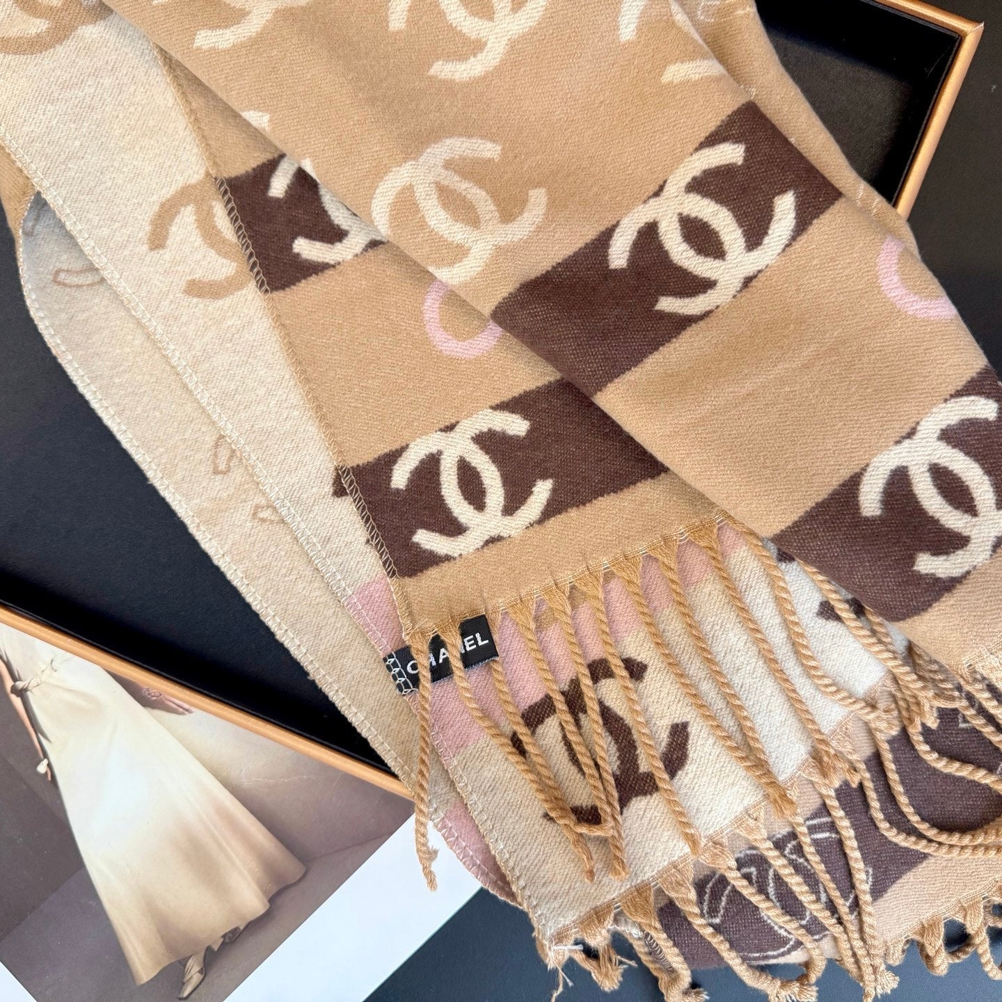 Fashionable CC Letter Scarf