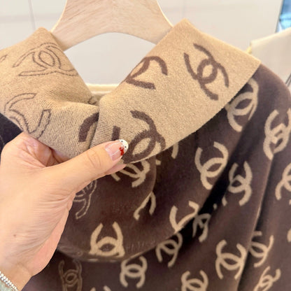 Fashionable CC Letter Scarf