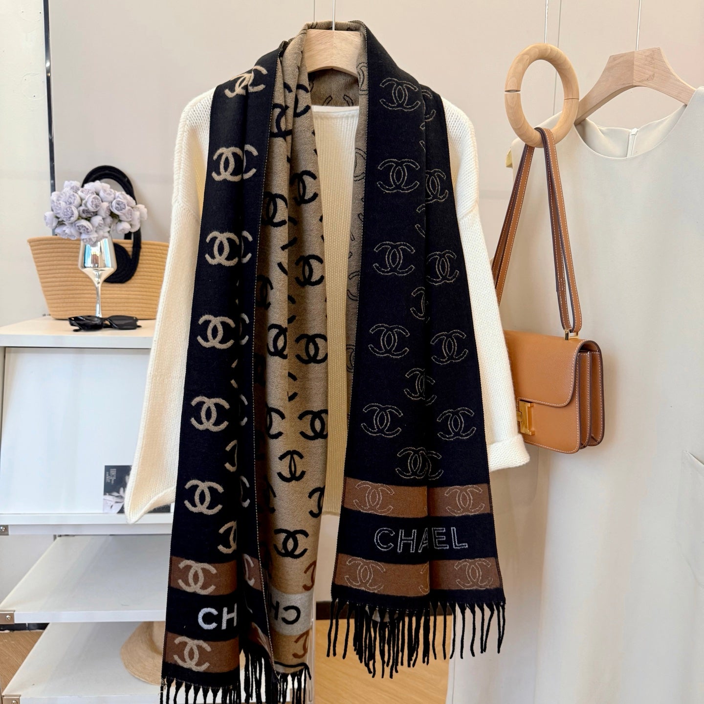 Fashionable CC Letter Scarf