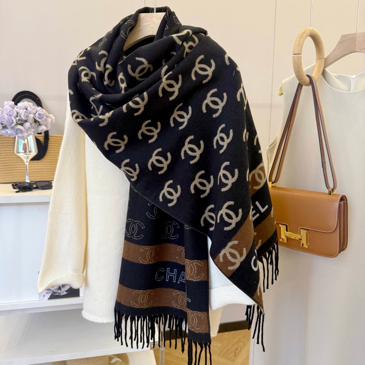 Fashionable CC Letter Scarf