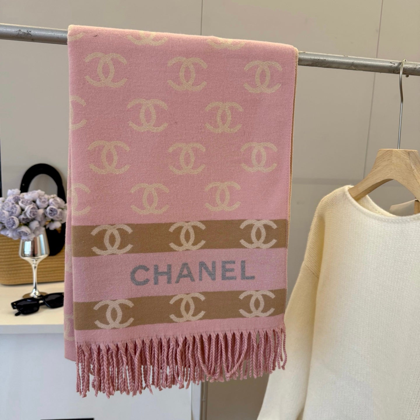 Fashionable CC Letter Scarf