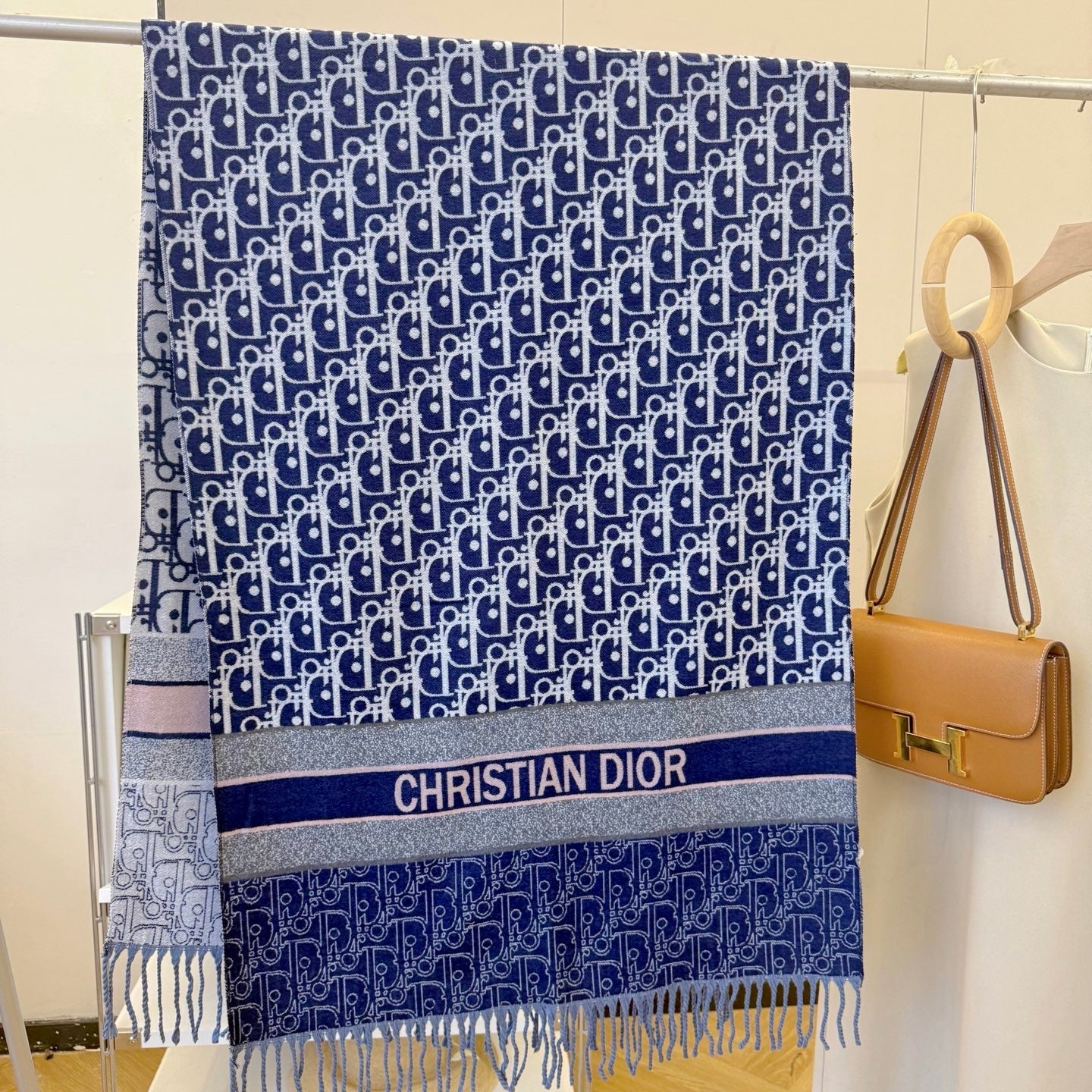 Fashionable CD Letter Scarf