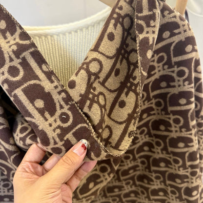 Fashionable CD Letter Scarf