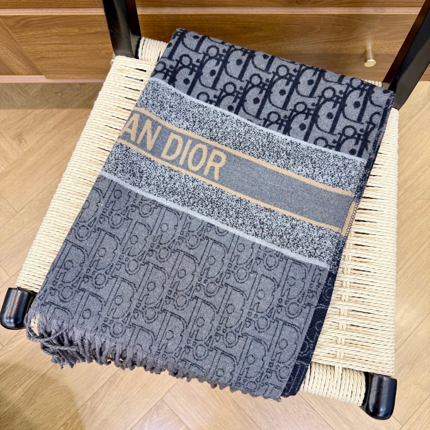 Fashionable CD Letter Scarf