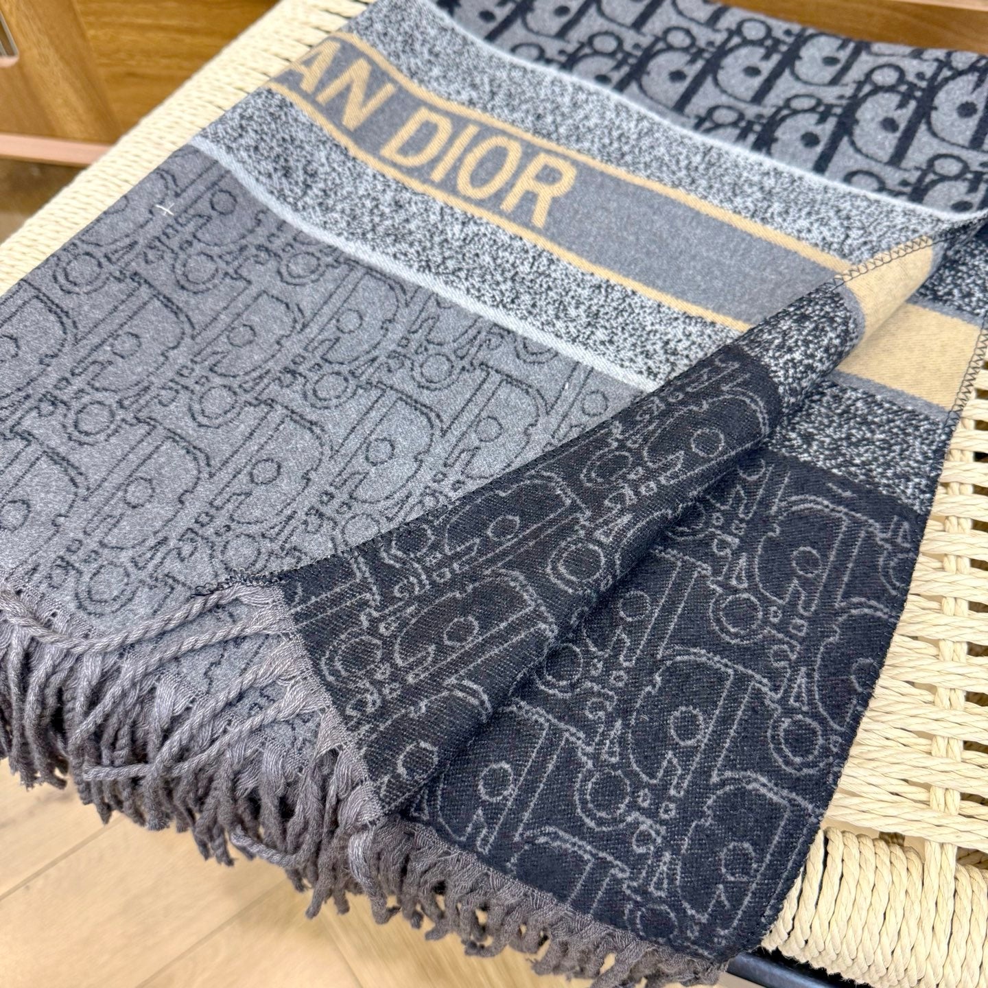 Fashionable CD Letter Scarf