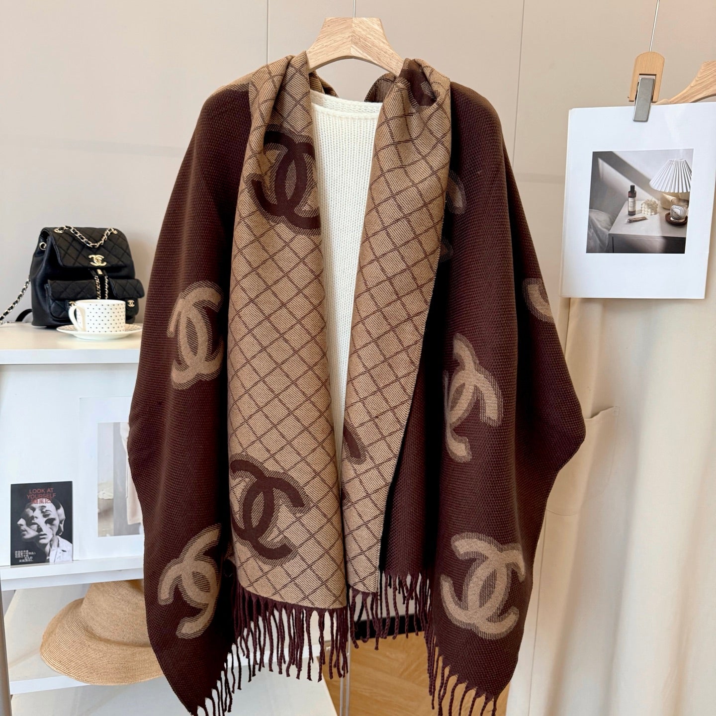 Fashionable CC Letter Scarf