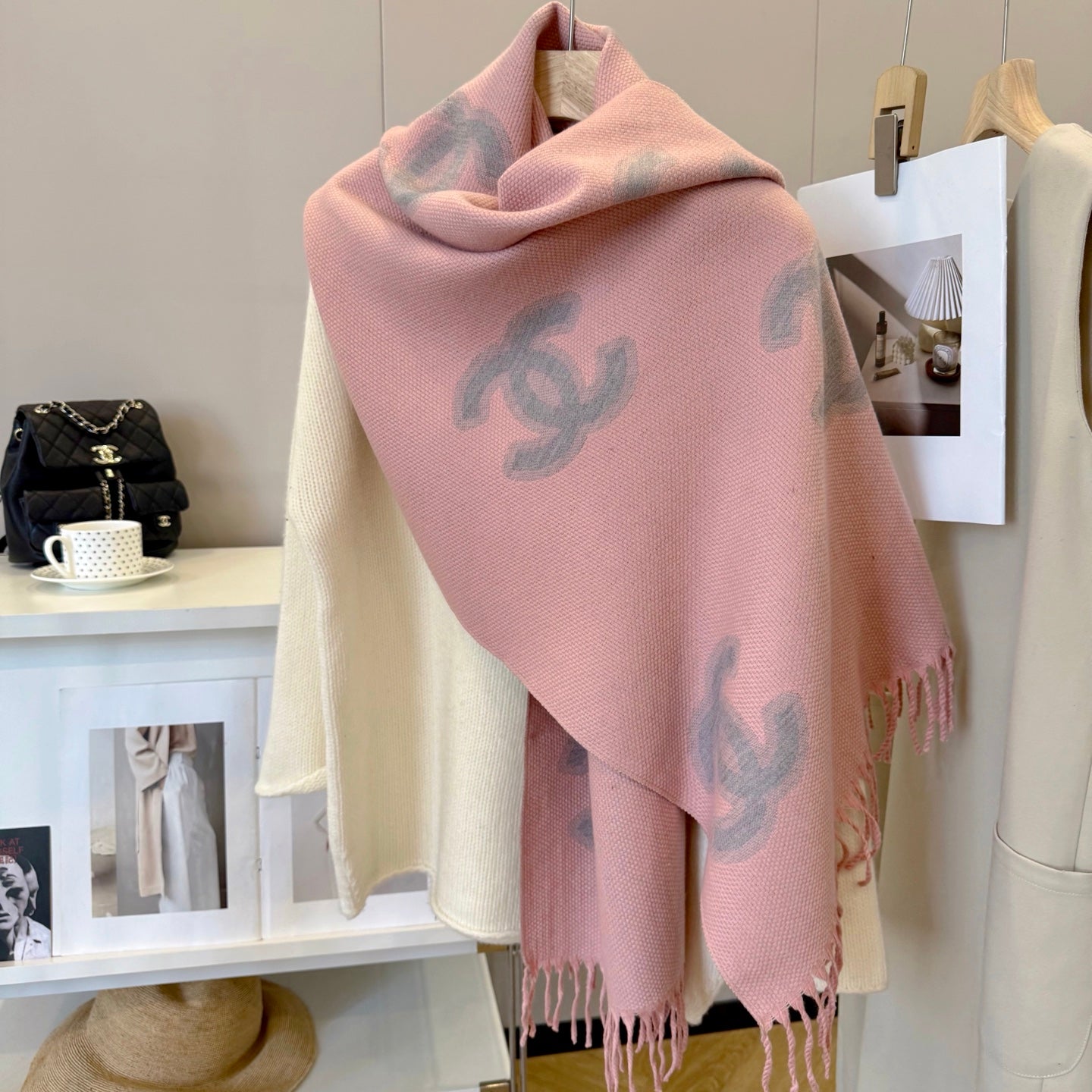 Fashionable CC Letter Scarf
