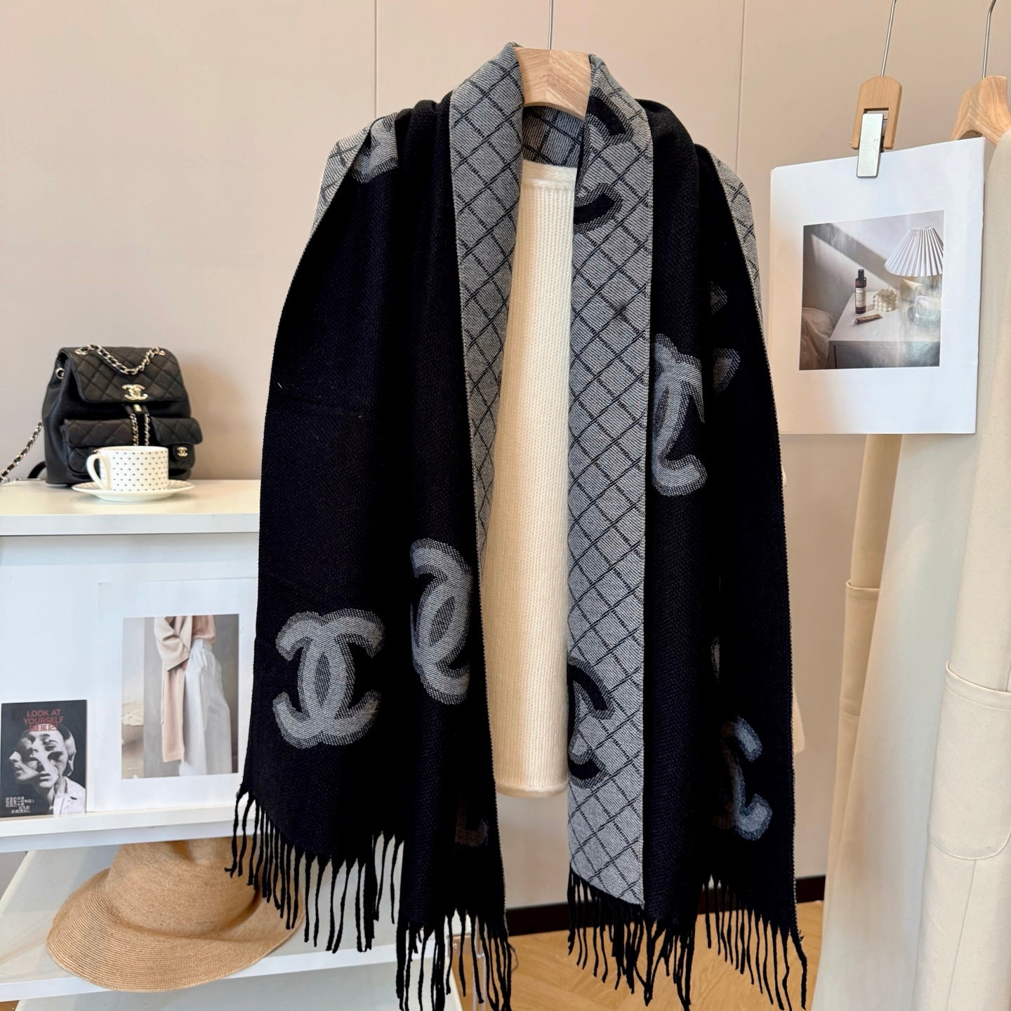 Fashionable CC Letter Scarf