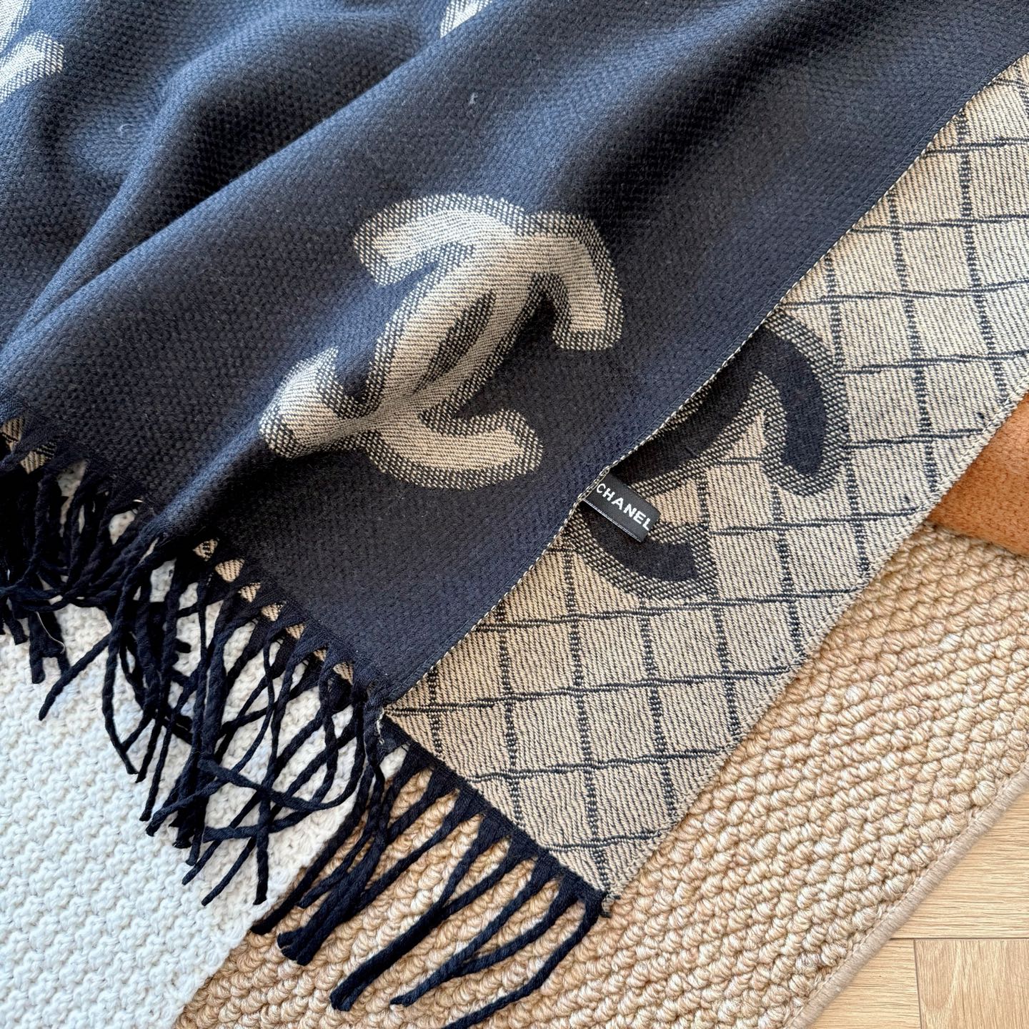 Fashionable CC Letter Scarf