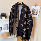 Fashionable Four-Leaf Clover Letter Scarf