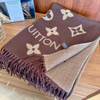 Fashionable Four-Leaf Clover Letter Scarf