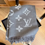 Fashionable Four-Leaf Clover Letter Scarf