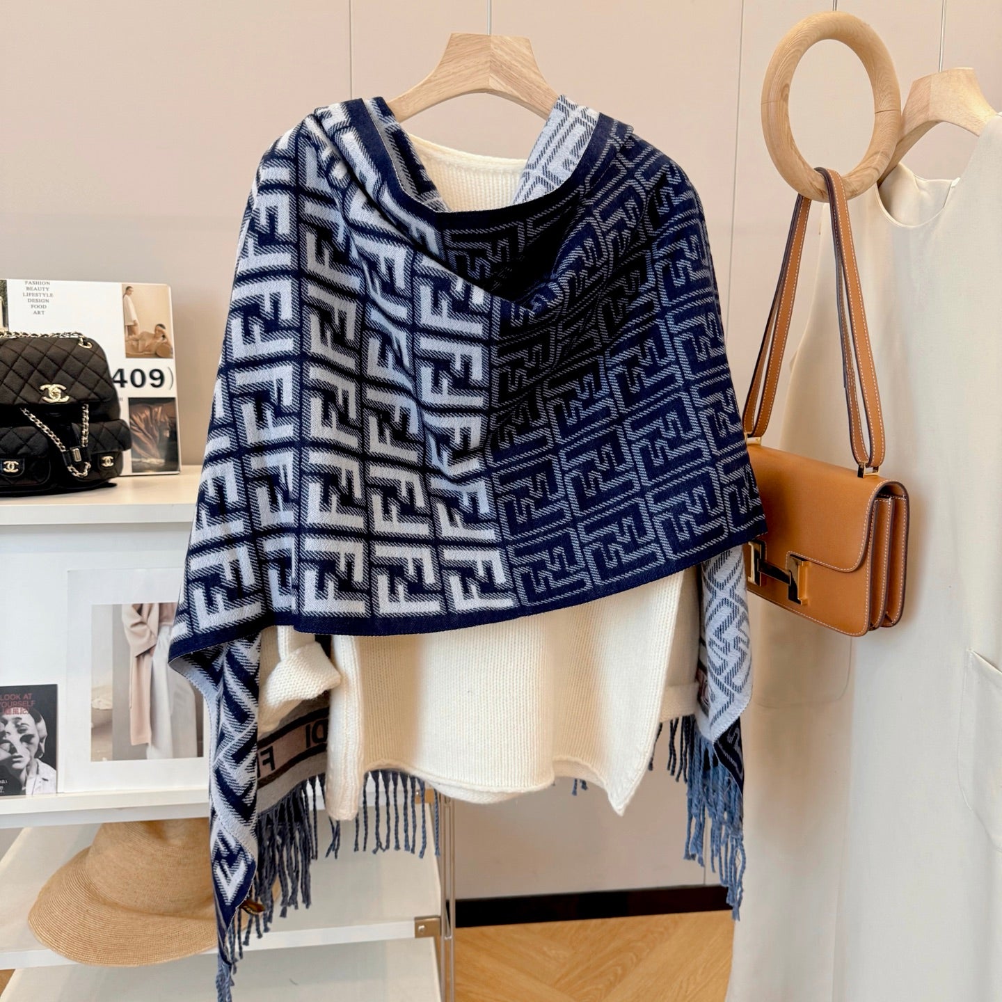 Fashionable FF Letter Scarf