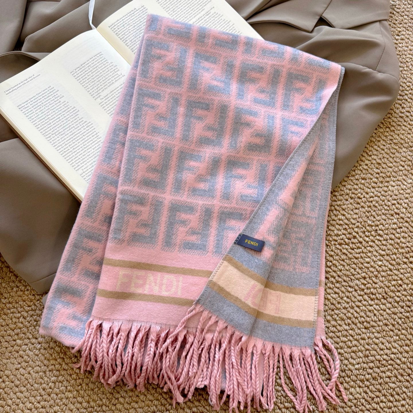 Fashionable FF Letter Scarf