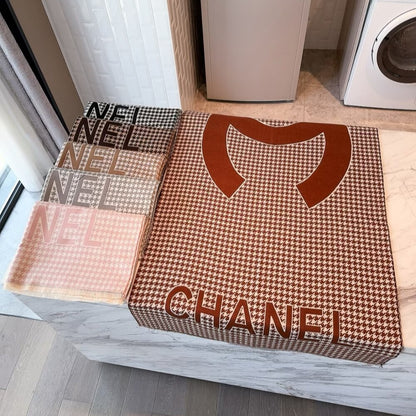 Fashionable CC Letter Scarf