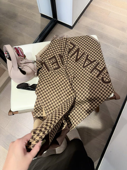 Fashionable CC Letter Scarf