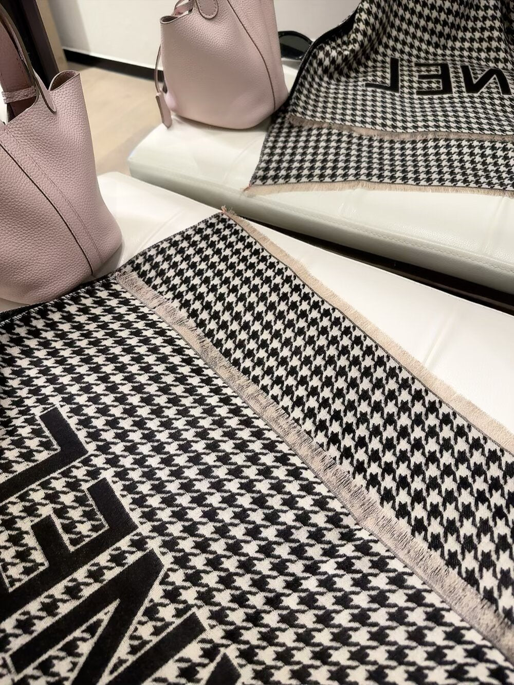 Fashionable CC Letter Scarf