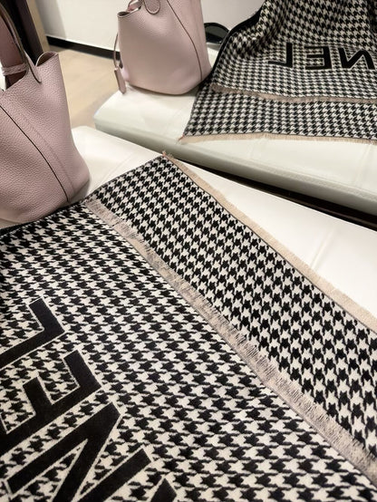 Fashionable CC Letter Scarf