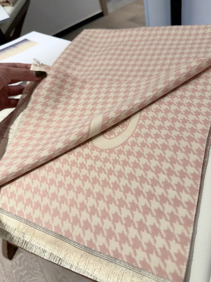 Fashionable CC Letter Scarf