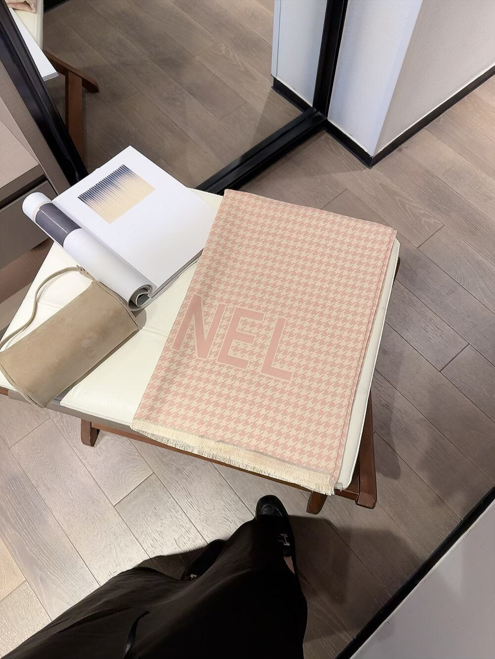 Fashionable CC Letter Scarf