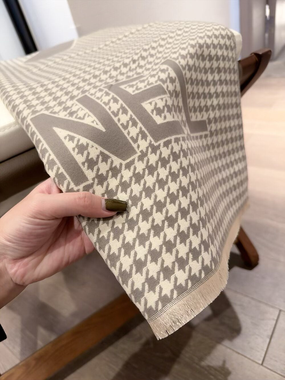 Fashionable CC Letter Scarf