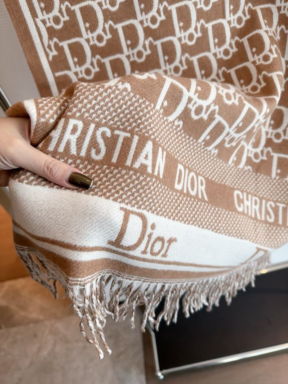 Fashionable CD Letter Scarf