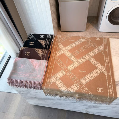 Fashionable CC Letter Scarf