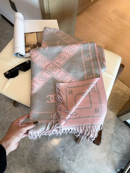 Fashionable CC Letter Scarf