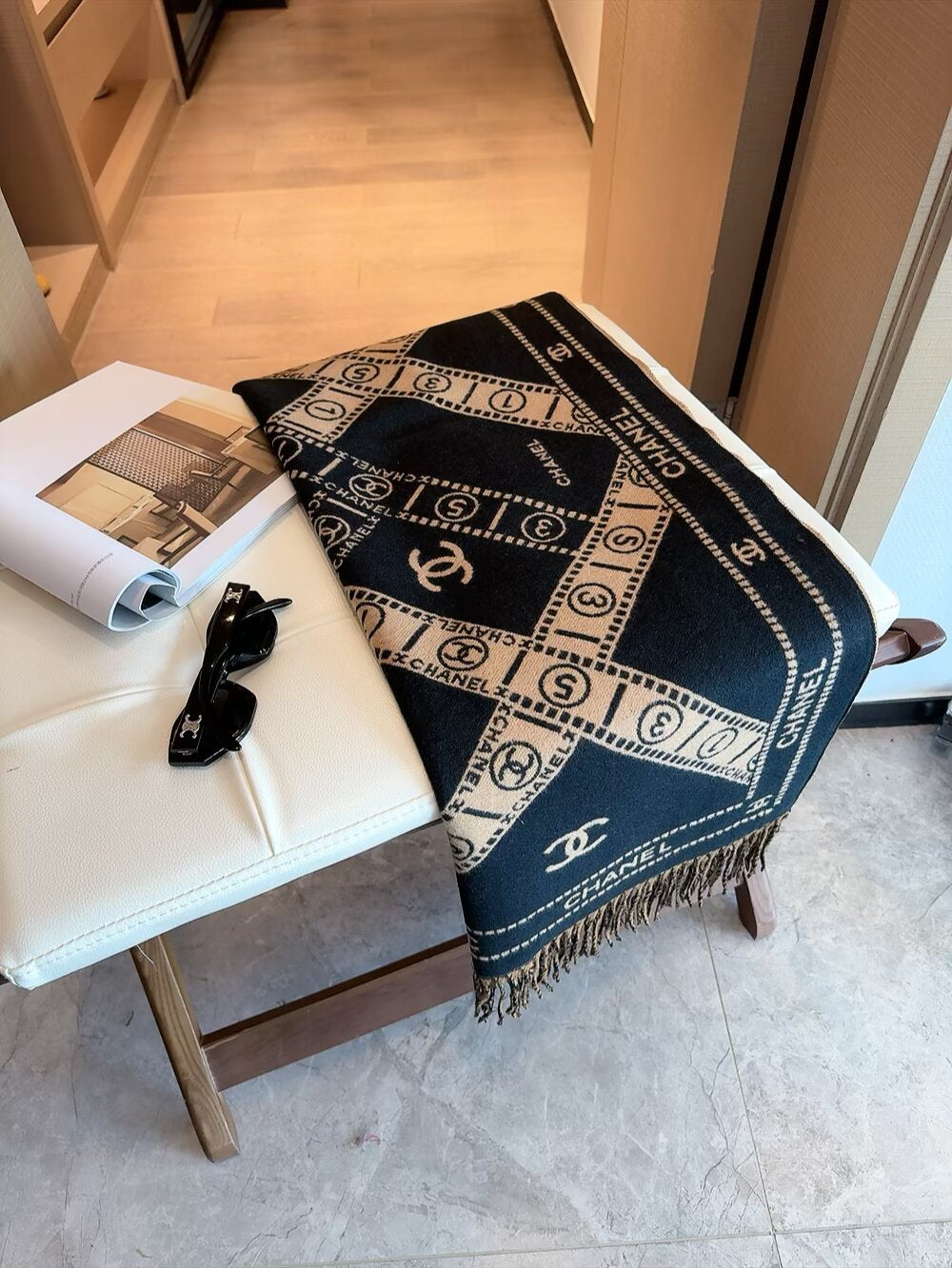 Fashionable CC Letter Scarf