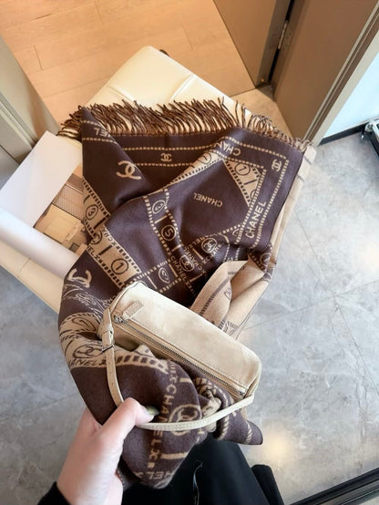 Fashionable CC Letter Scarf